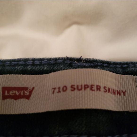 Levi skinny JEAN - Picture 2 of 4